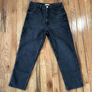 Zara women’s high waisted mom jeans in black size 6